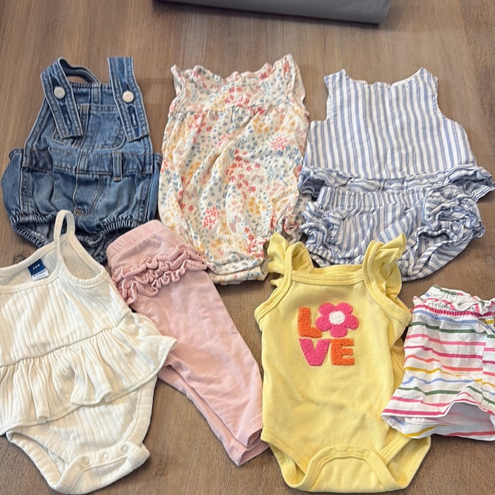 Old Navy 3-6 months lot